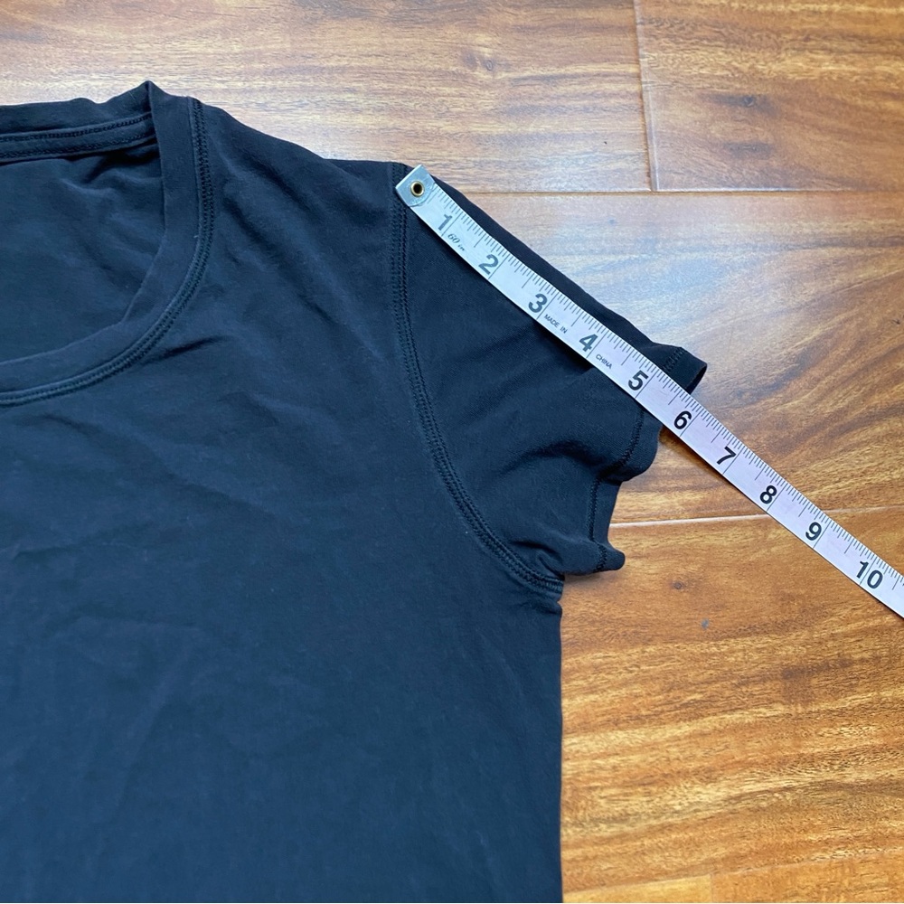 Lululemon Women's Black Crew Soft Stretch T-Shirt Size 8 Workout Athleisure Gym - Picture 13 of 15